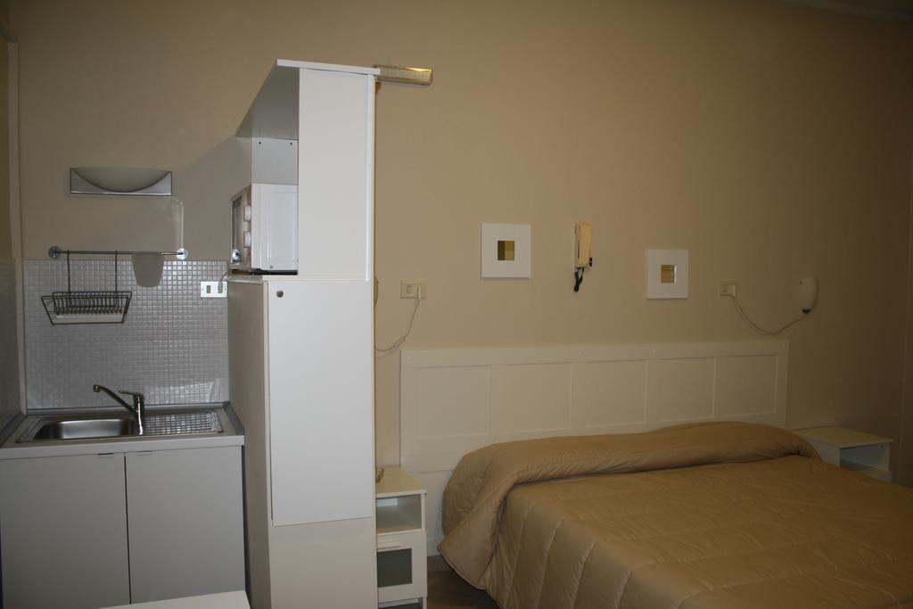 Guest House Roma ปาล์มเดดเซิร์ท ห้อง รูปภาพ